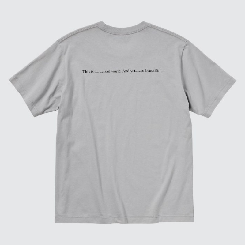 T Shirts Uniqlo Attack on Titan UT Short-Sleeve A Titan Inside The Wall Femme Grise | 500338